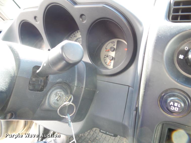 image for item K8192 2004 Nissan Frontier King Cab pickup truck