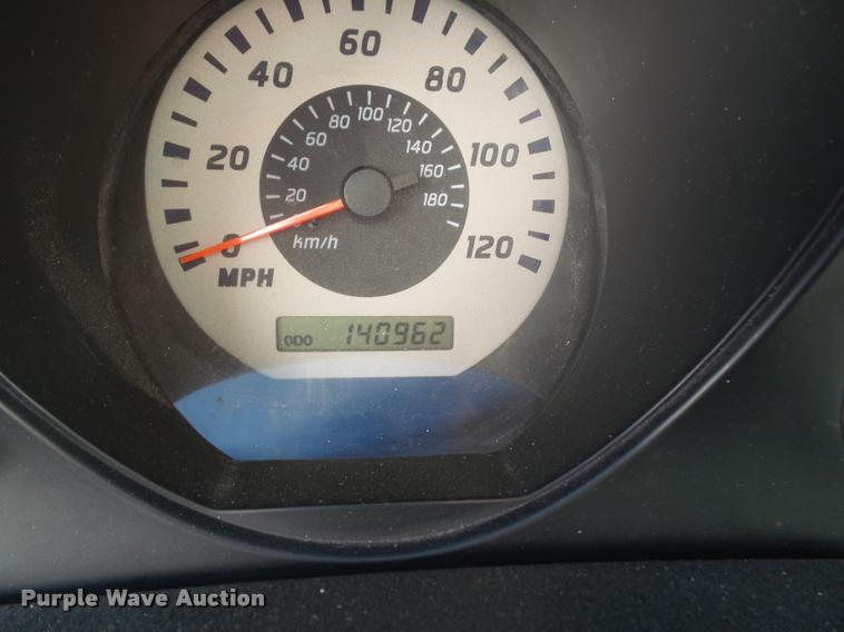 image for item K8192 2004 Nissan Frontier King Cab pickup truck