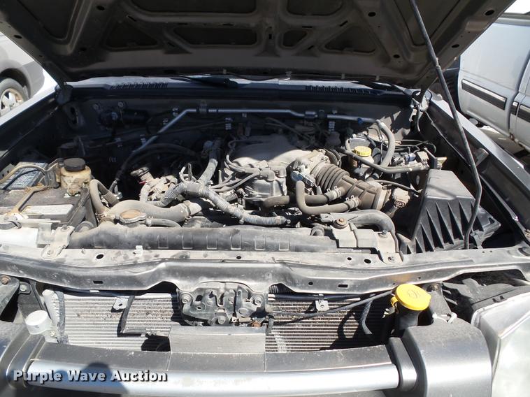 image for item K8192 2004 Nissan Frontier King Cab pickup truck