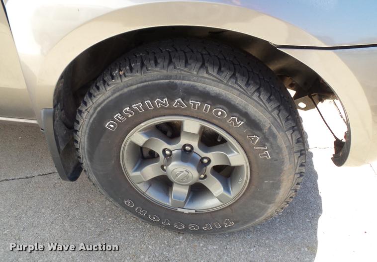 image for item K8192 2004 Nissan Frontier King Cab pickup truck