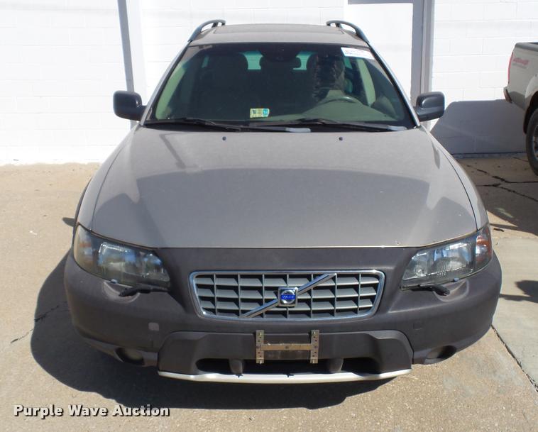 image for item K8193 2004 Volvo XC70 Cross Country