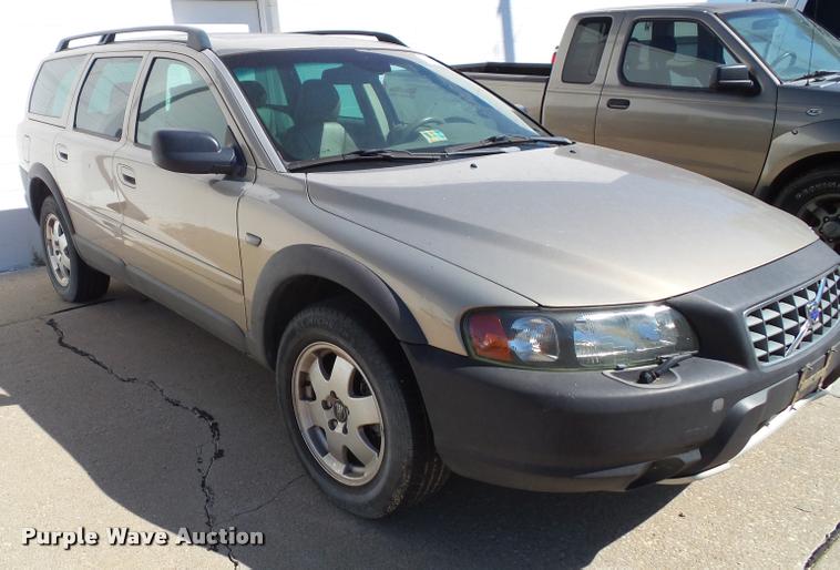 image for item K8193 2004 Volvo XC70 Cross Country