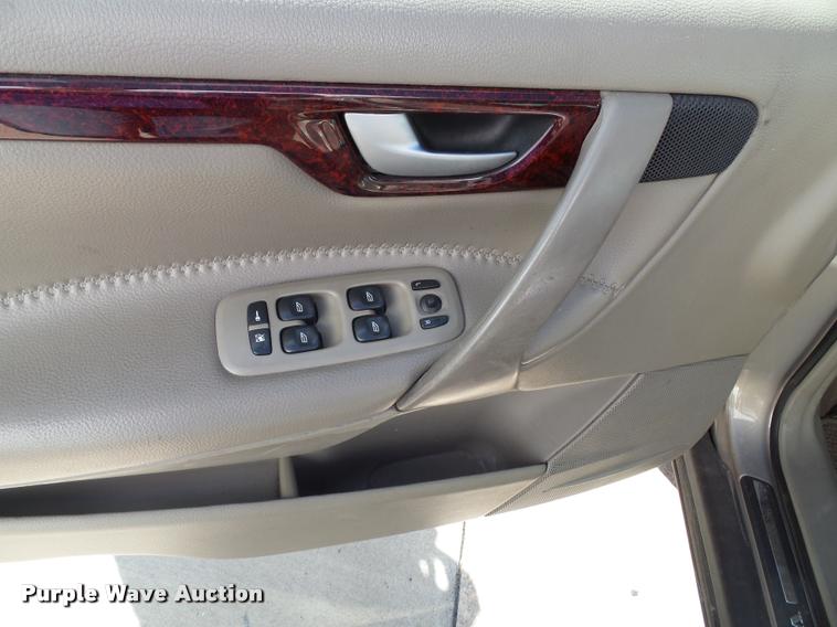 image for item K8193 2004 Volvo XC70 Cross Country