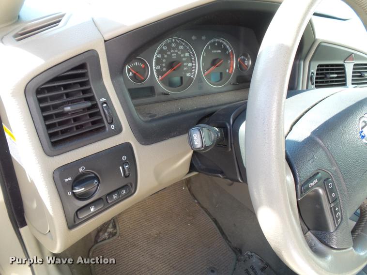 image for item K8193 2004 Volvo XC70 Cross Country