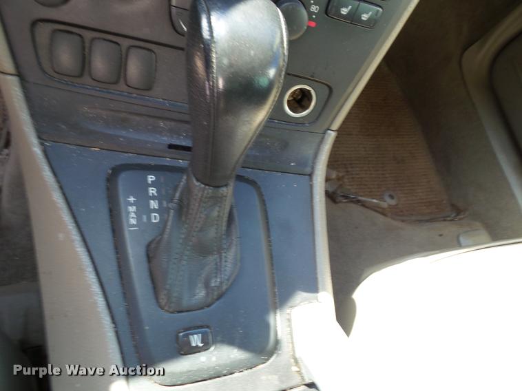 image for item K8193 2004 Volvo XC70 Cross Country