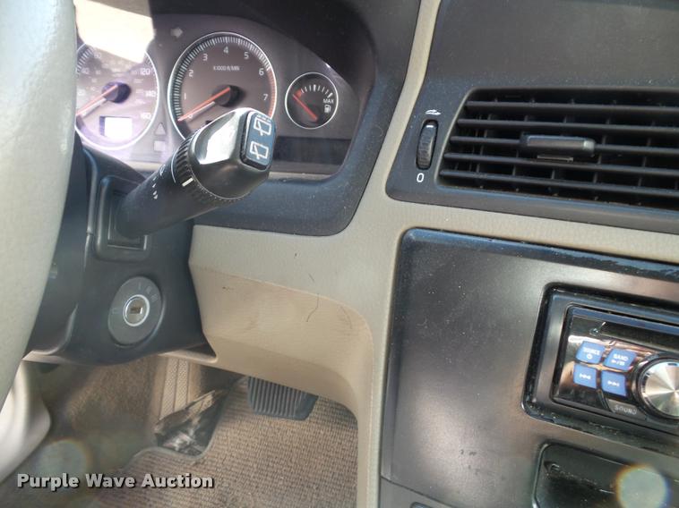 image for item K8193 2004 Volvo XC70 Cross Country