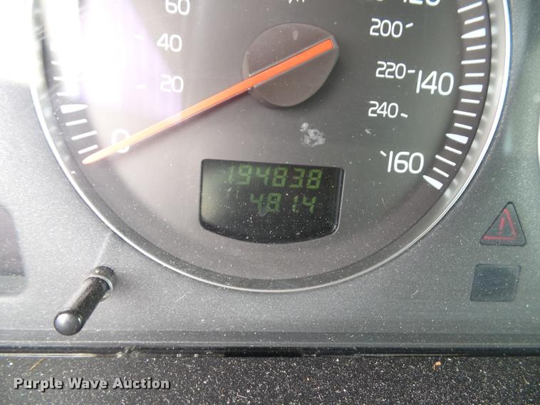 image for item K8193 2004 Volvo XC70 Cross Country