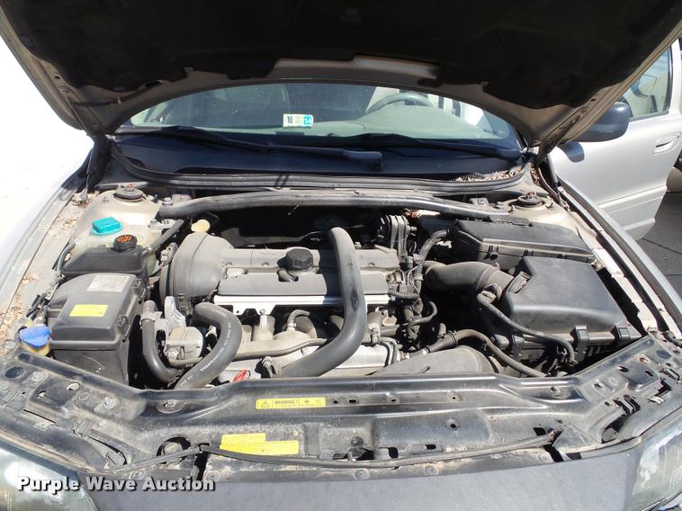 image for item K8193 2004 Volvo XC70 Cross Country