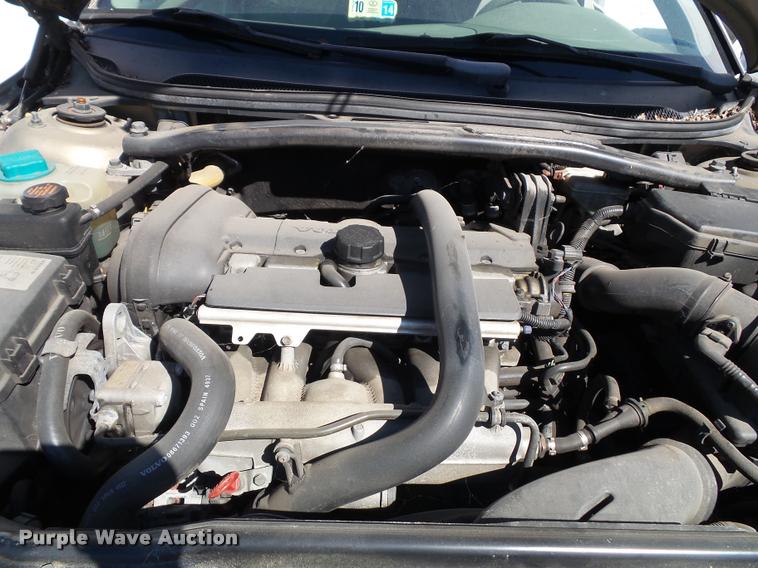 image for item K8193 2004 Volvo XC70 Cross Country