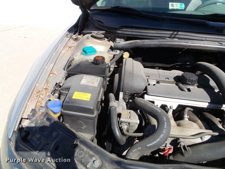 image for item K8193 2004 Volvo XC70 Cross Country