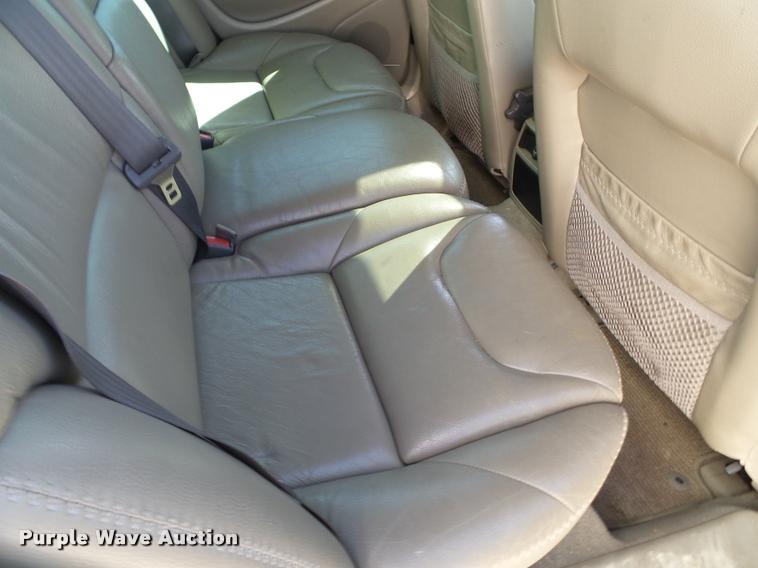 image for item K8193 2004 Volvo XC70 Cross Country