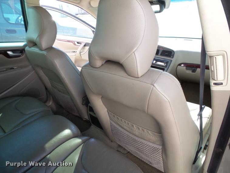 image for item K8193 2004 Volvo XC70 Cross Country