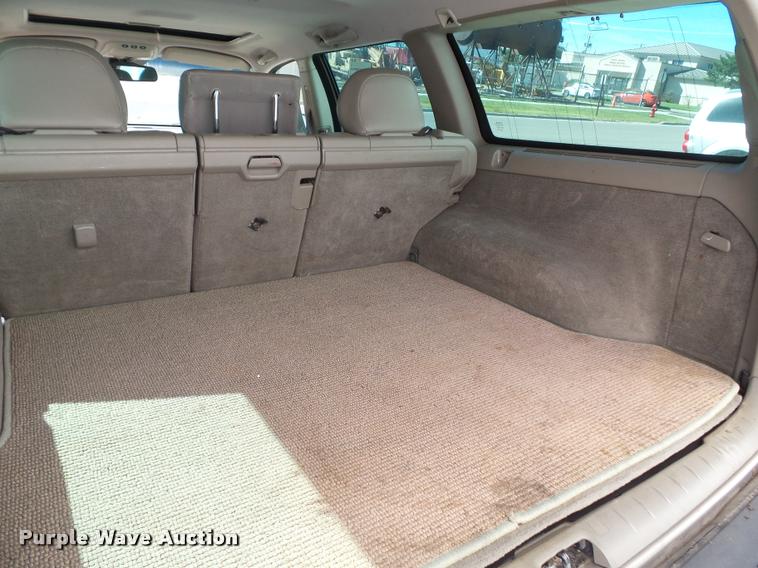 image for item K8193 2004 Volvo XC70 Cross Country