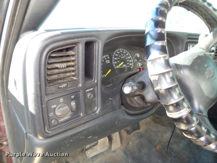 image for item K8197 2000 Chevrolet Silverado 1500 pickup truck