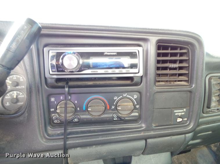 image for item K8197 2000 Chevrolet Silverado 1500 pickup truck