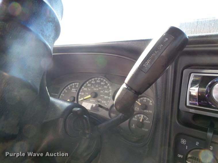 image for item K8197 2000 Chevrolet Silverado 1500 pickup truck