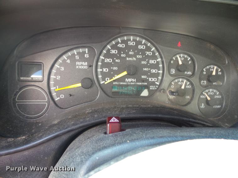 image for item K8197 2000 Chevrolet Silverado 1500 pickup truck