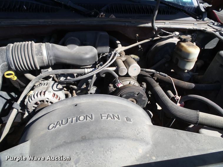 image for item K8197 2000 Chevrolet Silverado 1500 pickup truck