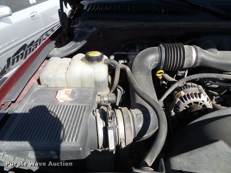 image for item K8197 2000 Chevrolet Silverado 1500 pickup truck