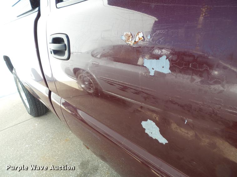 image for item K8197 2000 Chevrolet Silverado 1500 pickup truck