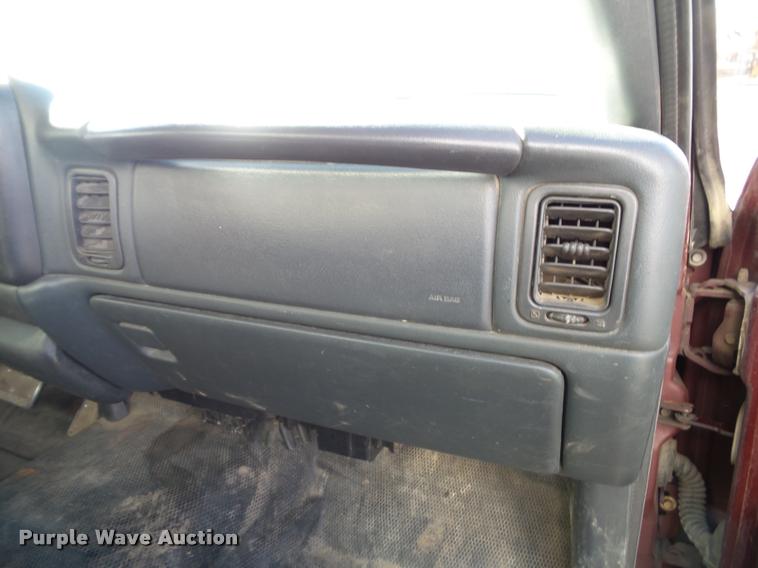 image for item K8197 2000 Chevrolet Silverado 1500 pickup truck