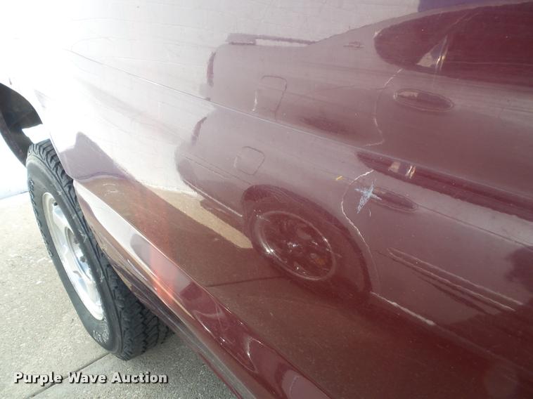 image for item K8197 2000 Chevrolet Silverado 1500 pickup truck