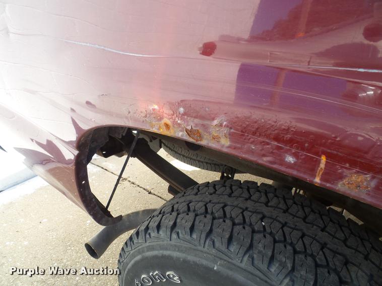 image for item K8197 2000 Chevrolet Silverado 1500 pickup truck