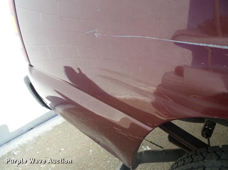 image for item K8197 2000 Chevrolet Silverado 1500 pickup truck