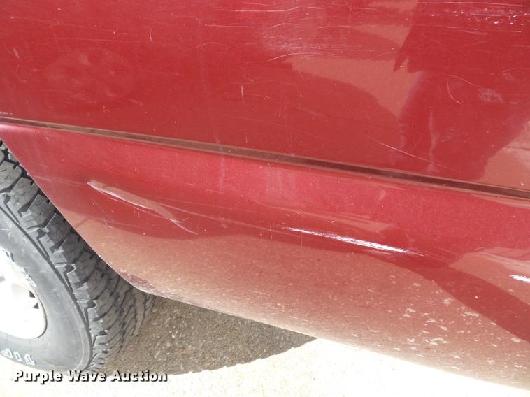 image for item K8197 2000 Chevrolet Silverado 1500 pickup truck