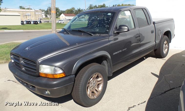 image for item K8199 2002 Dodge Dakota Sport Quad Cab pickup truck