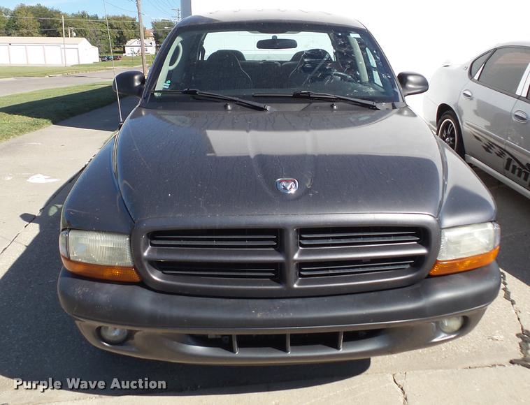 image for item K8199 2002 Dodge Dakota Sport Quad Cab pickup truck