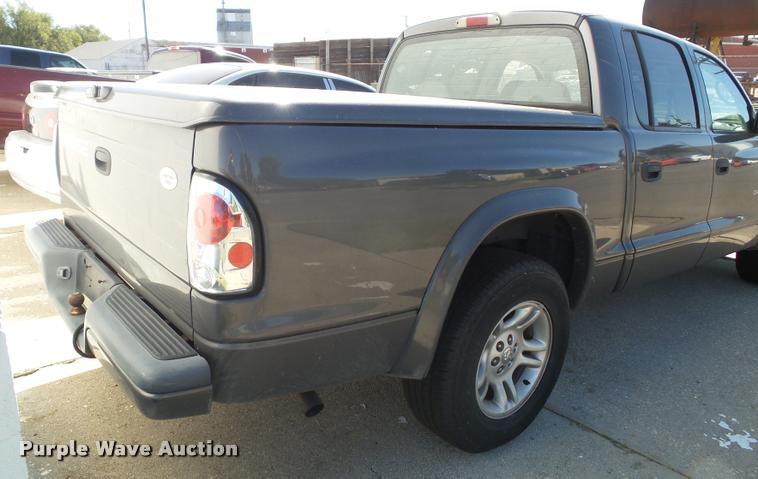 image for item K8199 2002 Dodge Dakota Sport Quad Cab pickup truck