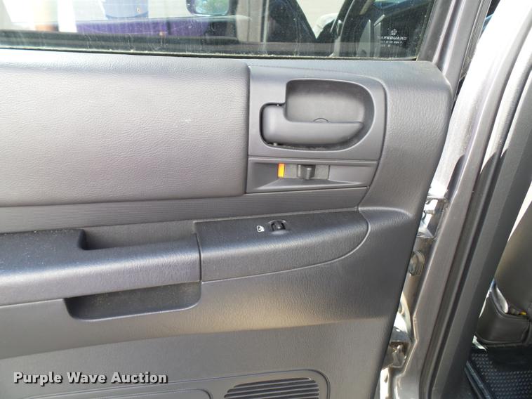 image for item K8199 2002 Dodge Dakota Sport Quad Cab pickup truck