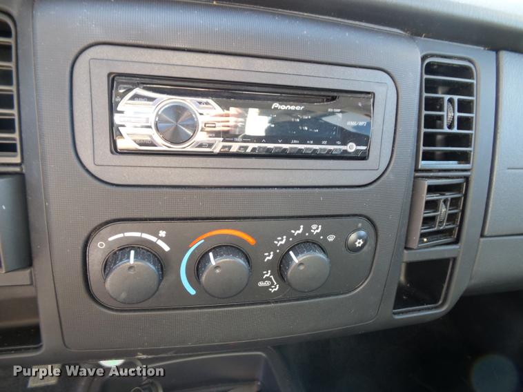 image for item K8199 2002 Dodge Dakota Sport Quad Cab pickup truck