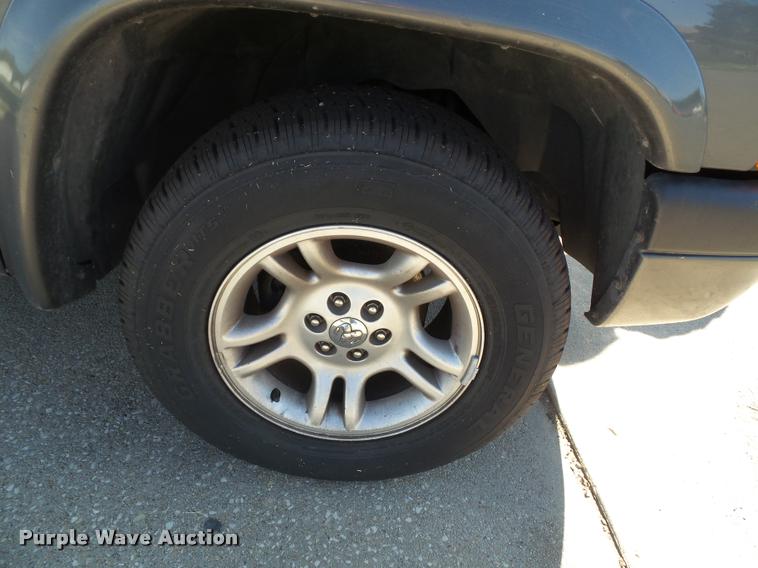 image for item K8199 2002 Dodge Dakota Sport Quad Cab pickup truck