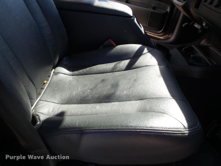 image for item K8199 2002 Dodge Dakota Sport Quad Cab pickup truck