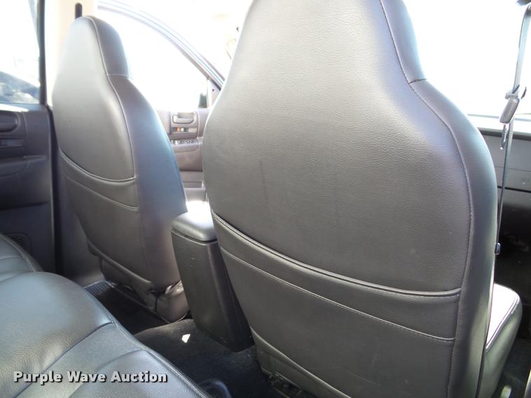 image for item K8199 2002 Dodge Dakota Sport Quad Cab pickup truck