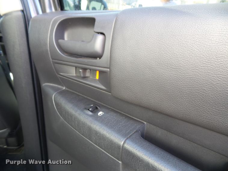 image for item K8199 2002 Dodge Dakota Sport Quad Cab pickup truck