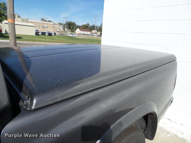 image for item K8199 2002 Dodge Dakota Sport Quad Cab pickup truck