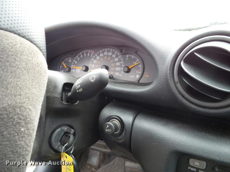 image for item K8207 2004 Pontiac Sunfire