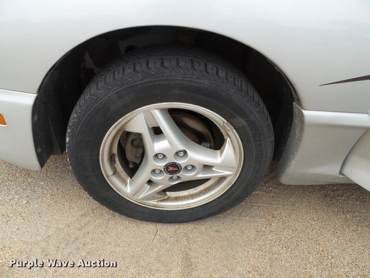 image for item K8207 2004 Pontiac Sunfire