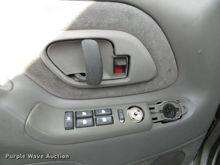 image for item K8239 1999 Chevrolet Suburban K1500 SUV