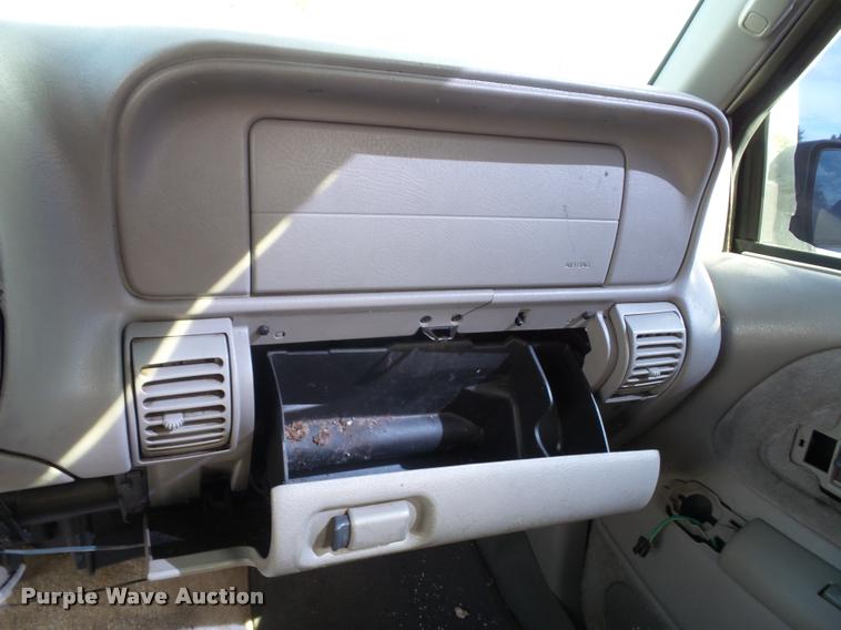 image for item K8239 1999 Chevrolet Suburban K1500 SUV