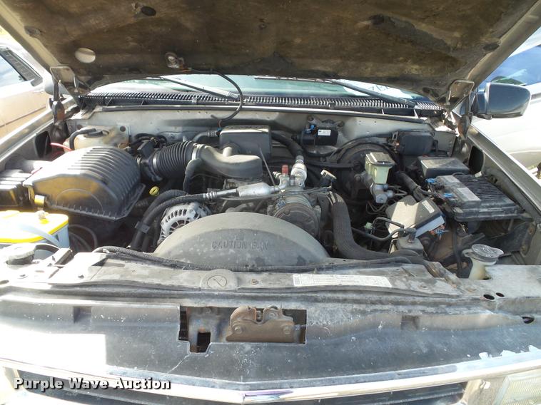image for item K8239 1999 Chevrolet Suburban K1500 SUV