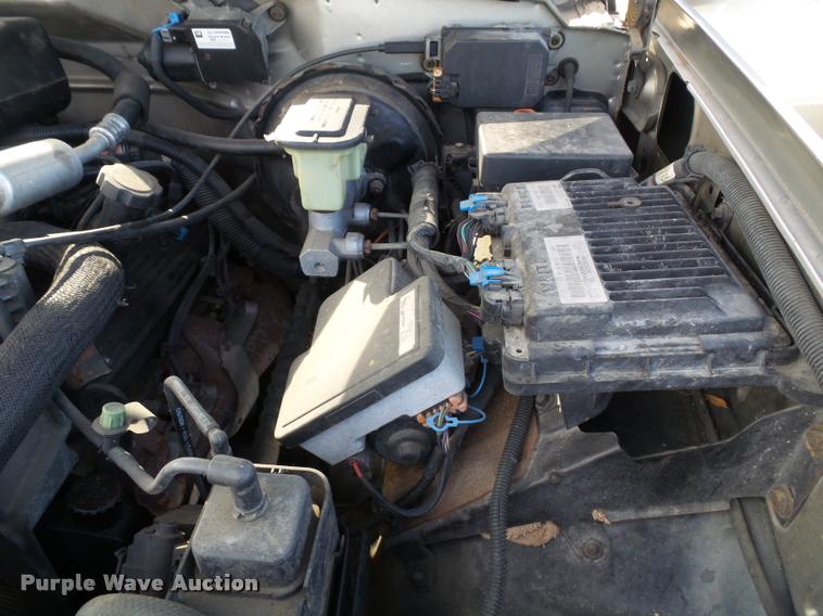 image for item K8239 1999 Chevrolet Suburban K1500 SUV