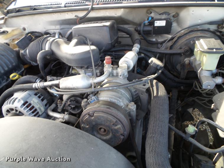 image for item K8239 1999 Chevrolet Suburban K1500 SUV