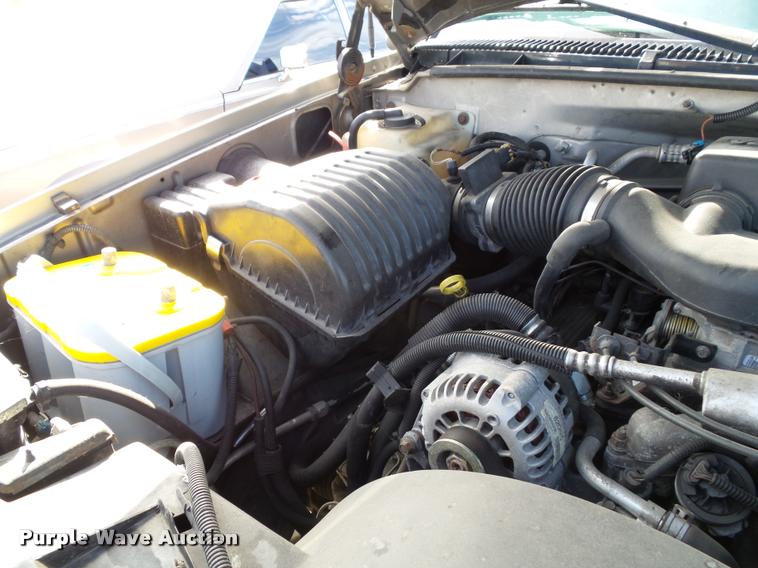 image for item K8239 1999 Chevrolet Suburban K1500 SUV