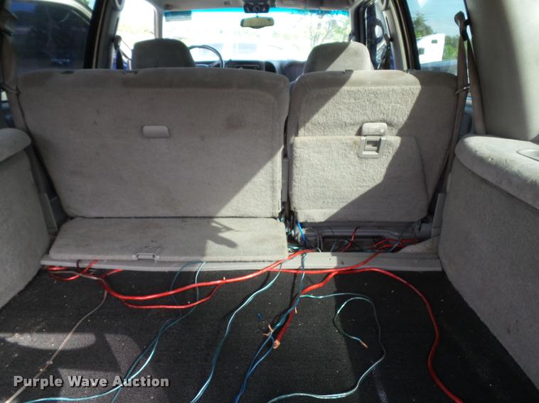 image for item K8239 1999 Chevrolet Suburban K1500 SUV