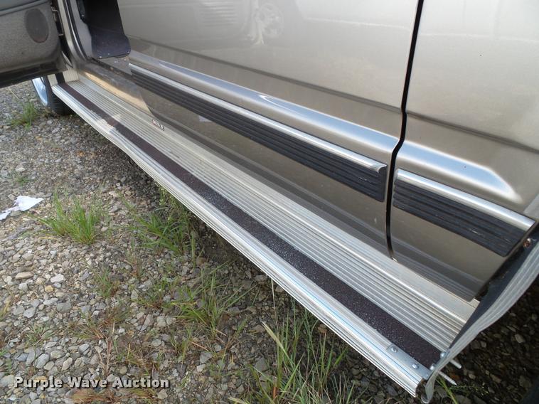 image for item K8239 1999 Chevrolet Suburban K1500 SUV