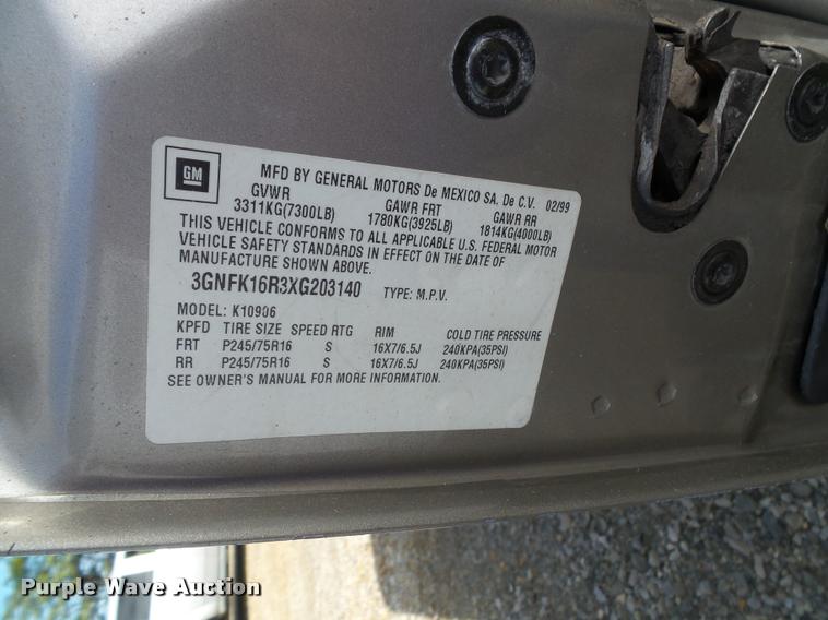 image for item K8239 1999 Chevrolet Suburban K1500 SUV